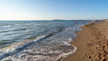 Private beach, white sand, beach bar