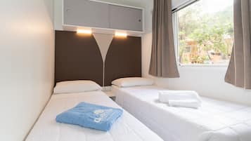 Lodge Deluxe with 2 bedrooms | 3 bedrooms, bed sheets