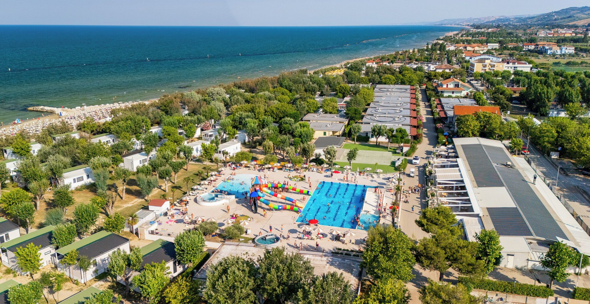 منظر من الجو على ارتفاع عالٍ