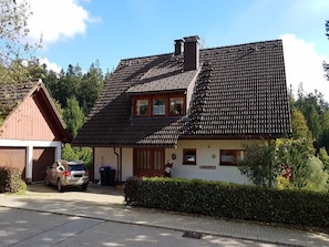 Exterior - Tannehüsle large - quiet, with a south-facing view (St. Märgen)