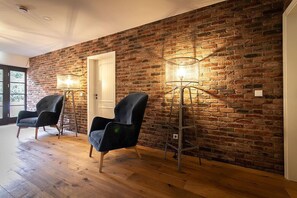 Kawasan tempat duduk lobi