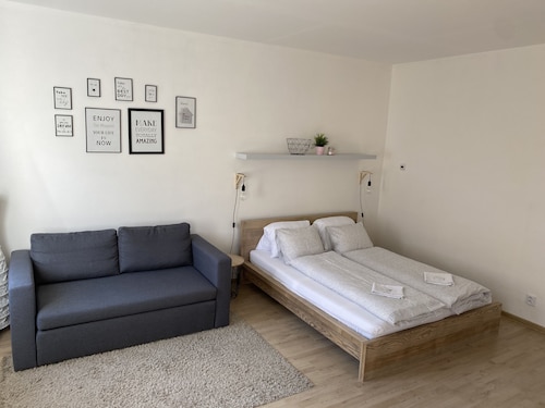 Apartment with TV, free WIFI and free parking