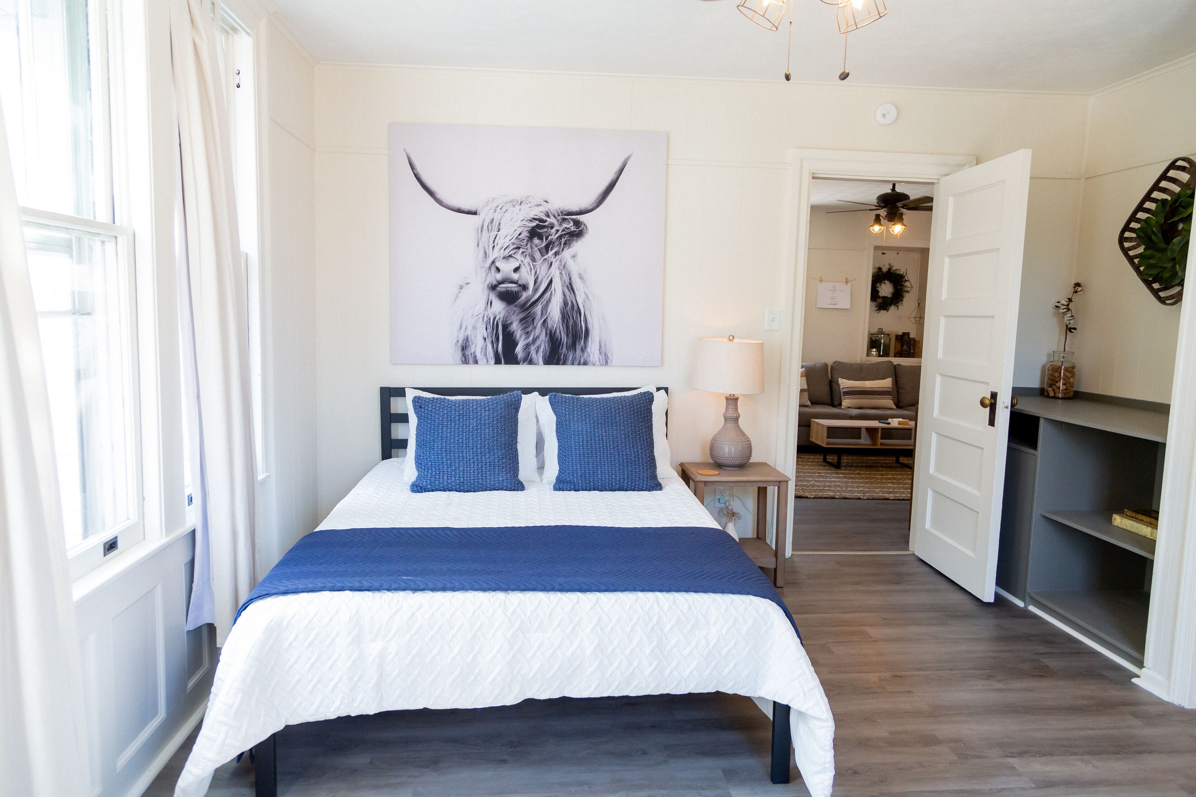 NoKno Flats - Simple Serenity: 2 BR, 1.5 BA in North Knoxville