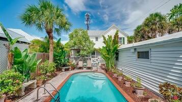 House, 2 Bedrooms | Pool