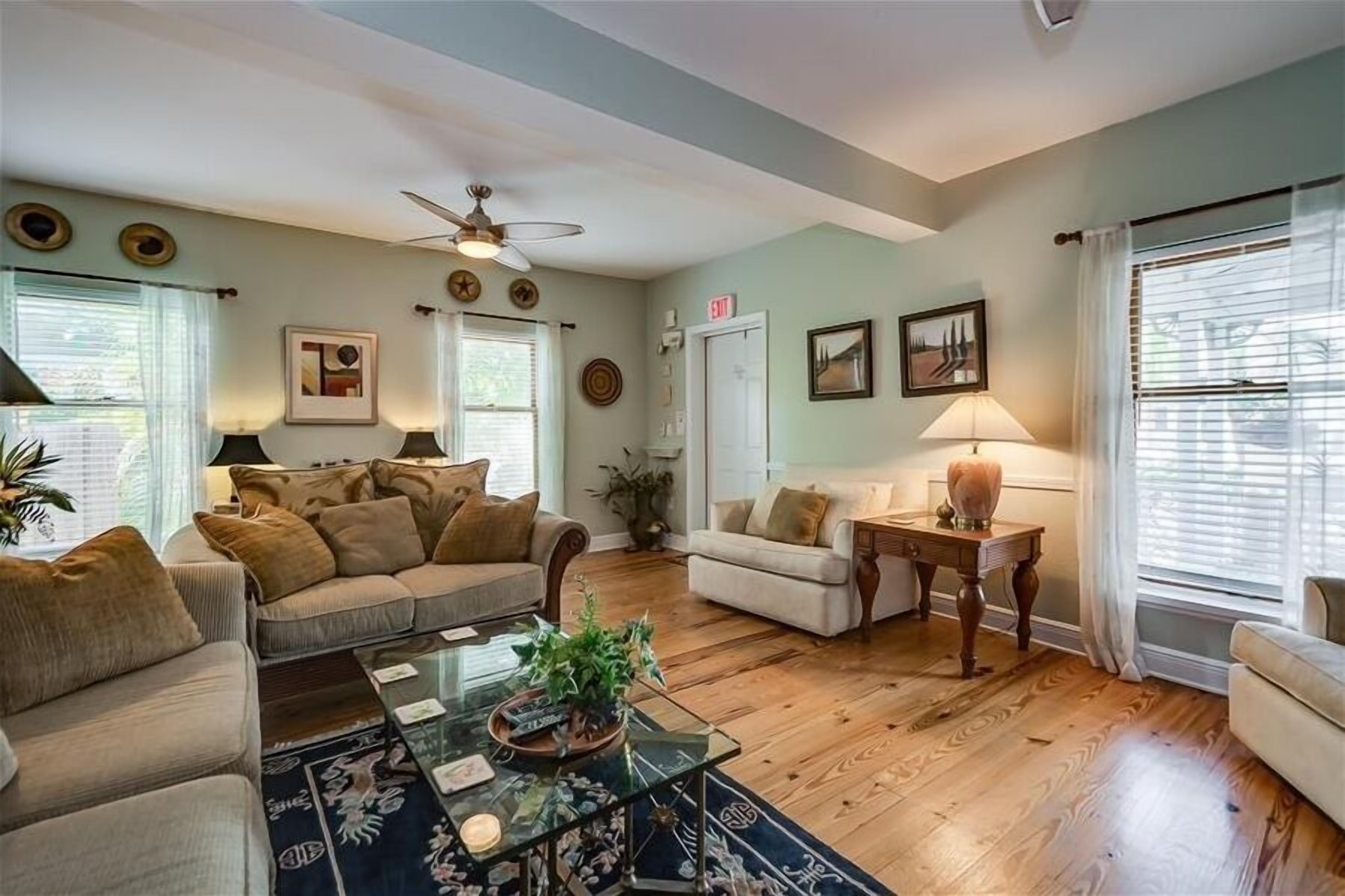 Nhà, 2 phòng ngủ | Phòng khách