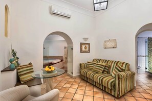 TV - Neapolitan experience (Napoli)