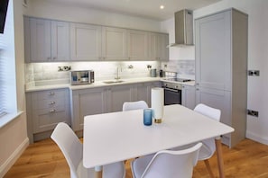 Fridge, microwave, oven, stovetop - Host & Stay | The Old Sweet Shop (Whitby)