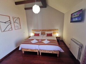 1 bedroom, desk, travel cot, free WiFi