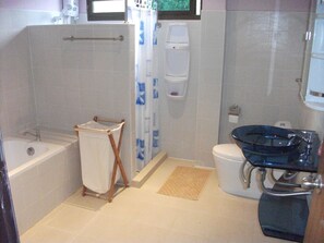Handtücher, Seife, Toilettenpapier