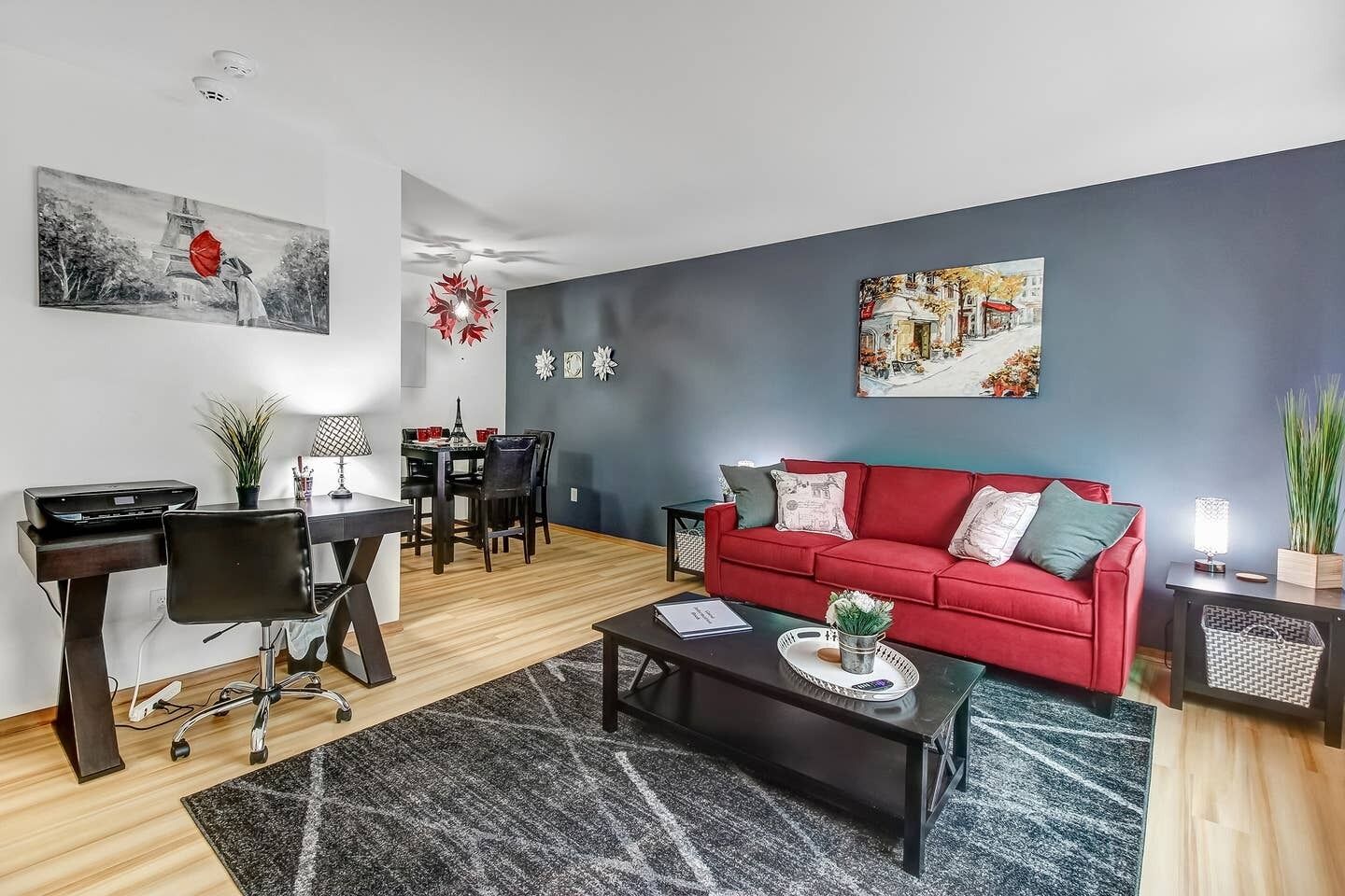 No Cleaning Fee - Near Froedtert - King Bed - Fast WiFi - Underground Parking