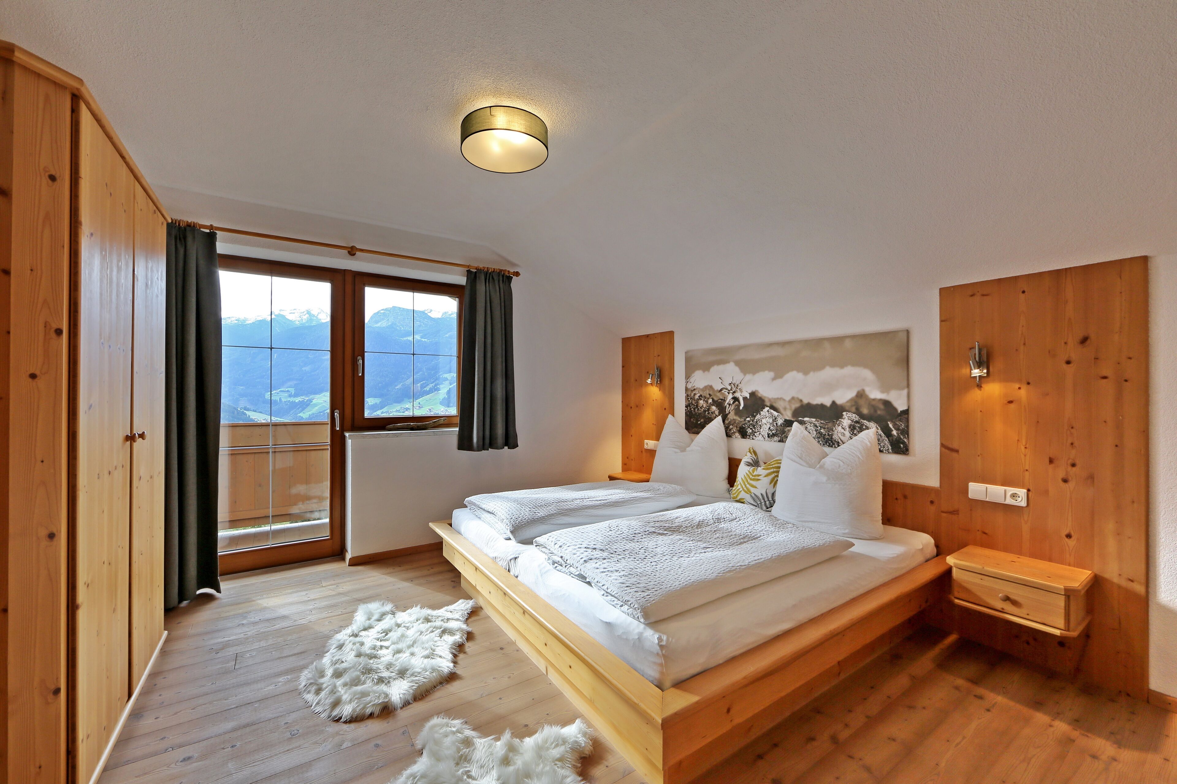 4 Schlafzimmer, Reisekinderbett, kostenloses WLAN, Bettwäsche