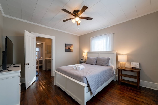 2 bedrooms, WiFi (surcharge), bed sheets