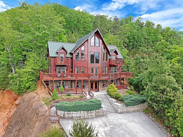 Exterior - One In A Million (Sevierville)