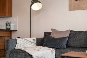 TV, Netflix, streaming services, offices