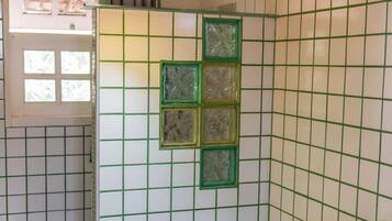 Suite Cinco | Badrum | Dusch och handdukar