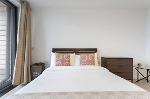 1 habitación, tabla de planchar con plancha, wifi gratis y ropa de cama 