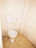 Standard Room | Bathroom | Shower, free toiletries, towels, soap