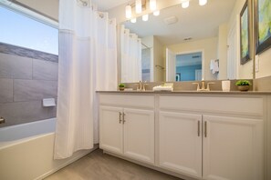 Bathroom - Champions Gate 870 - 4 Bedroom Townhome w Private Splash Pool (Davenport)