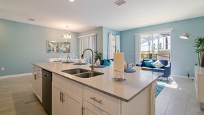 Private kitchen - Champions Gate 870 - 4 Bedroom Townhome w Private Splash Pool (Davenport)