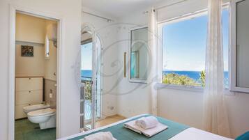 5 slaapkamers, een kluis op de kamer, een strijkplank/strijkijzer