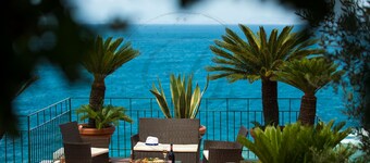 Villa Capriccio - Sorrento Peninsula Villa by the sea with Swimming pool