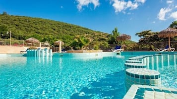 Seasonal outdoor pool, pool umbrellas, sun loungers