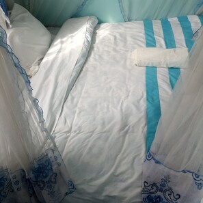 Single Room | Desk, free WiFi, bed sheets - The Mustardseed Guest House - Adults Only (Nakuru)