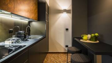 Frigorifero, microonde, macchina per tè/caffè