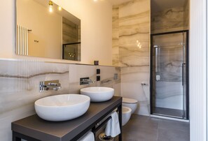 Shower, bidet - 14 - Eco Chic Loft - HEPA-UV Germicidal AirPurifer (Bologna)