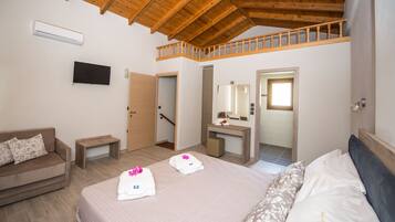 2 bedrooms, in-room safe, free WiFi, bed sheets