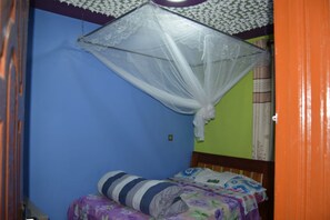 Desk, iron/ironing board, free WiFi, bed sheets - Yokabi’s Comfort Inn (Isinya)