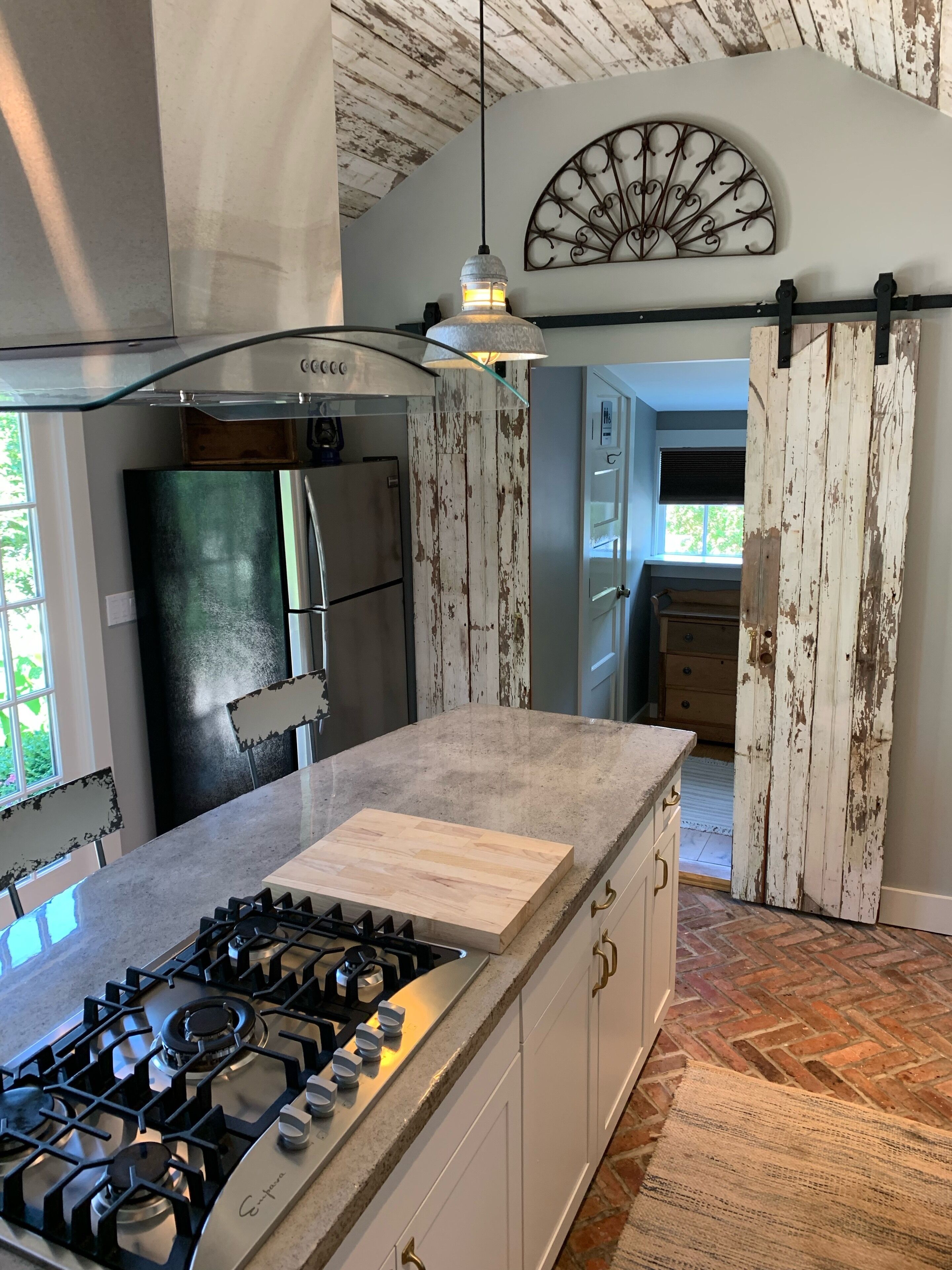 Quaint Cottage Close to LI Sound