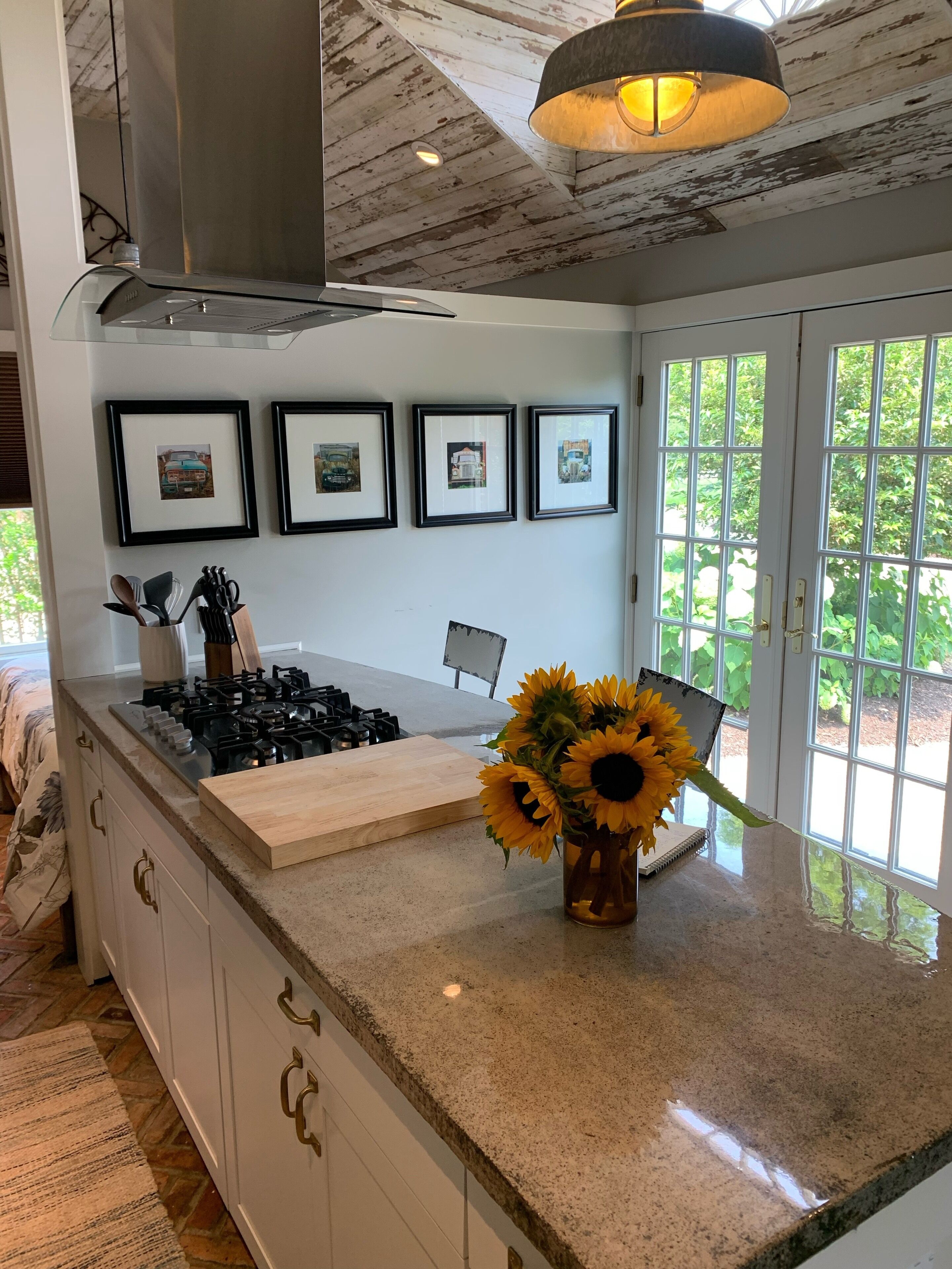 Quaint Cottage Close to LI Sound