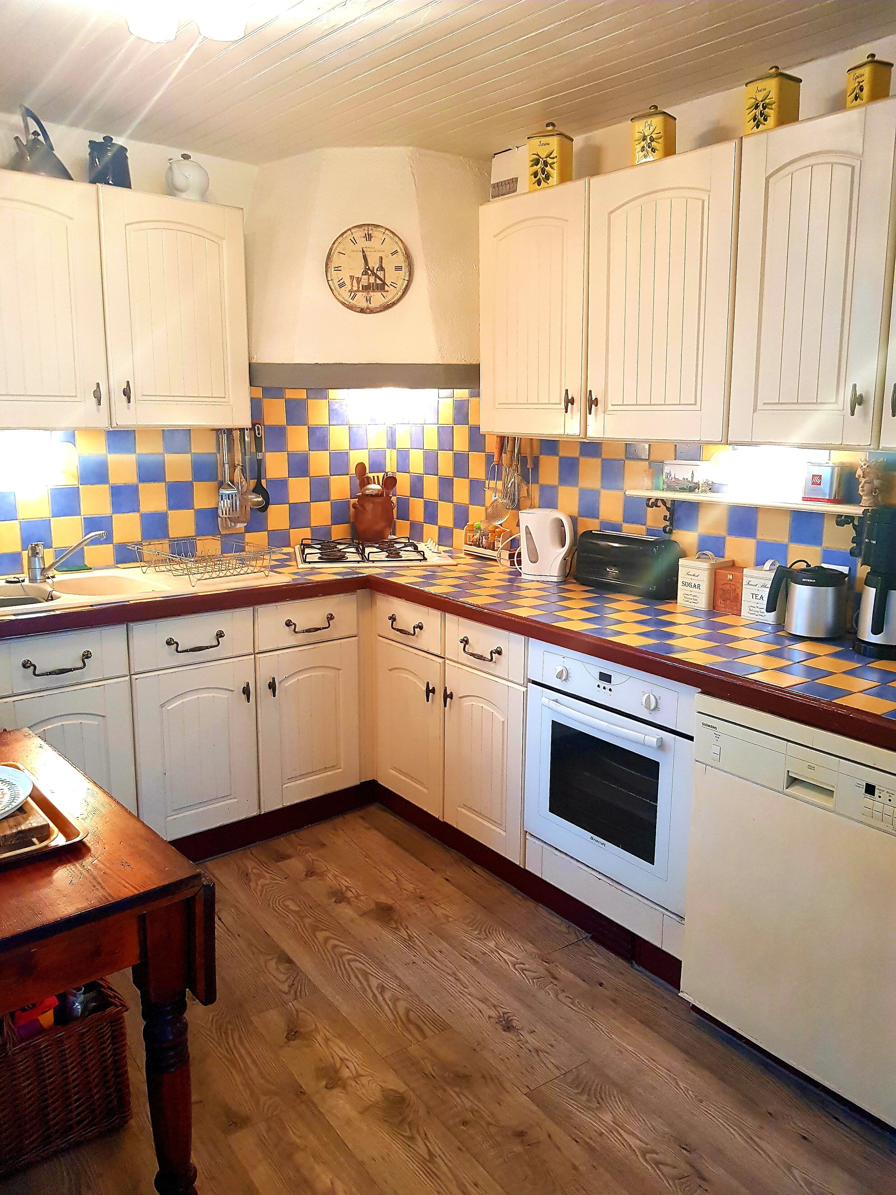 LA VALERIANNE(Five bedroomed town house 200 metres from sea front)