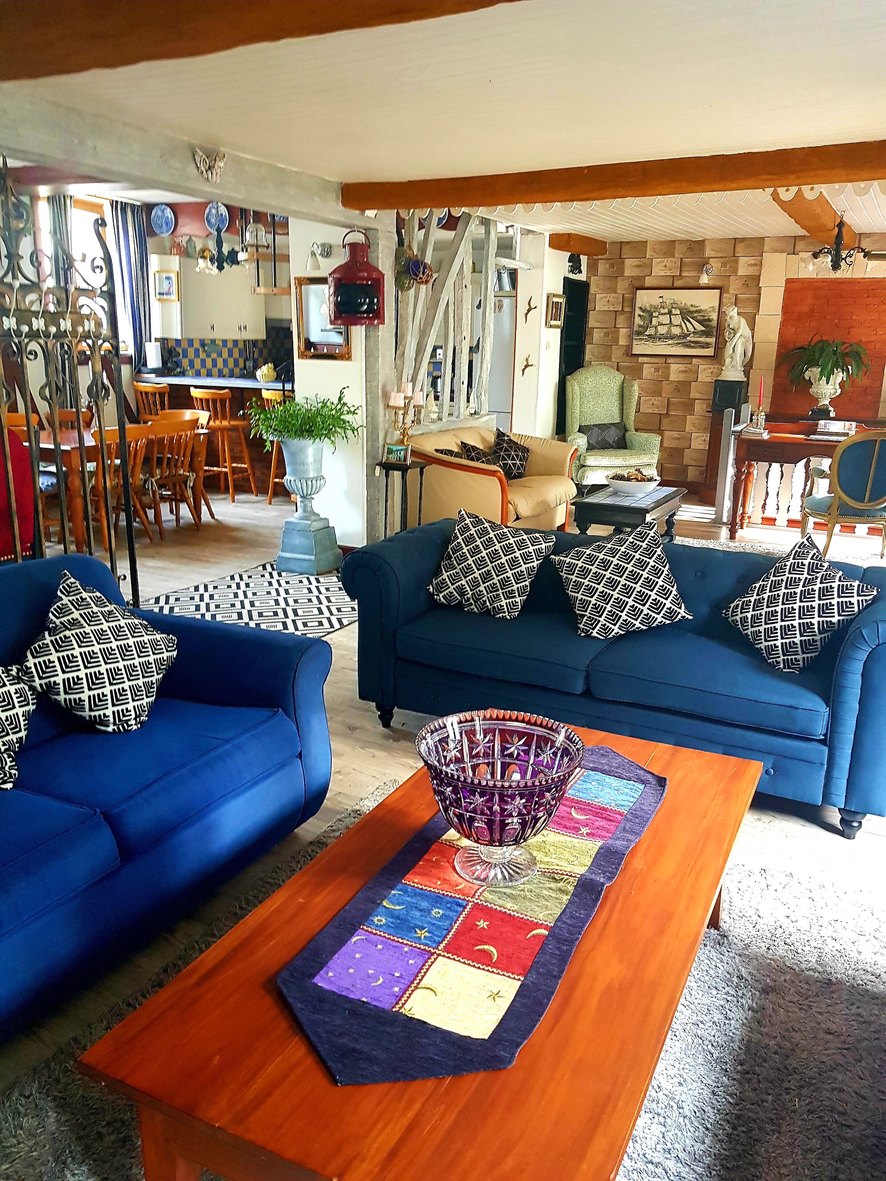 LA VALERIANNE(Five bedroomed town house 200 metres from sea front)