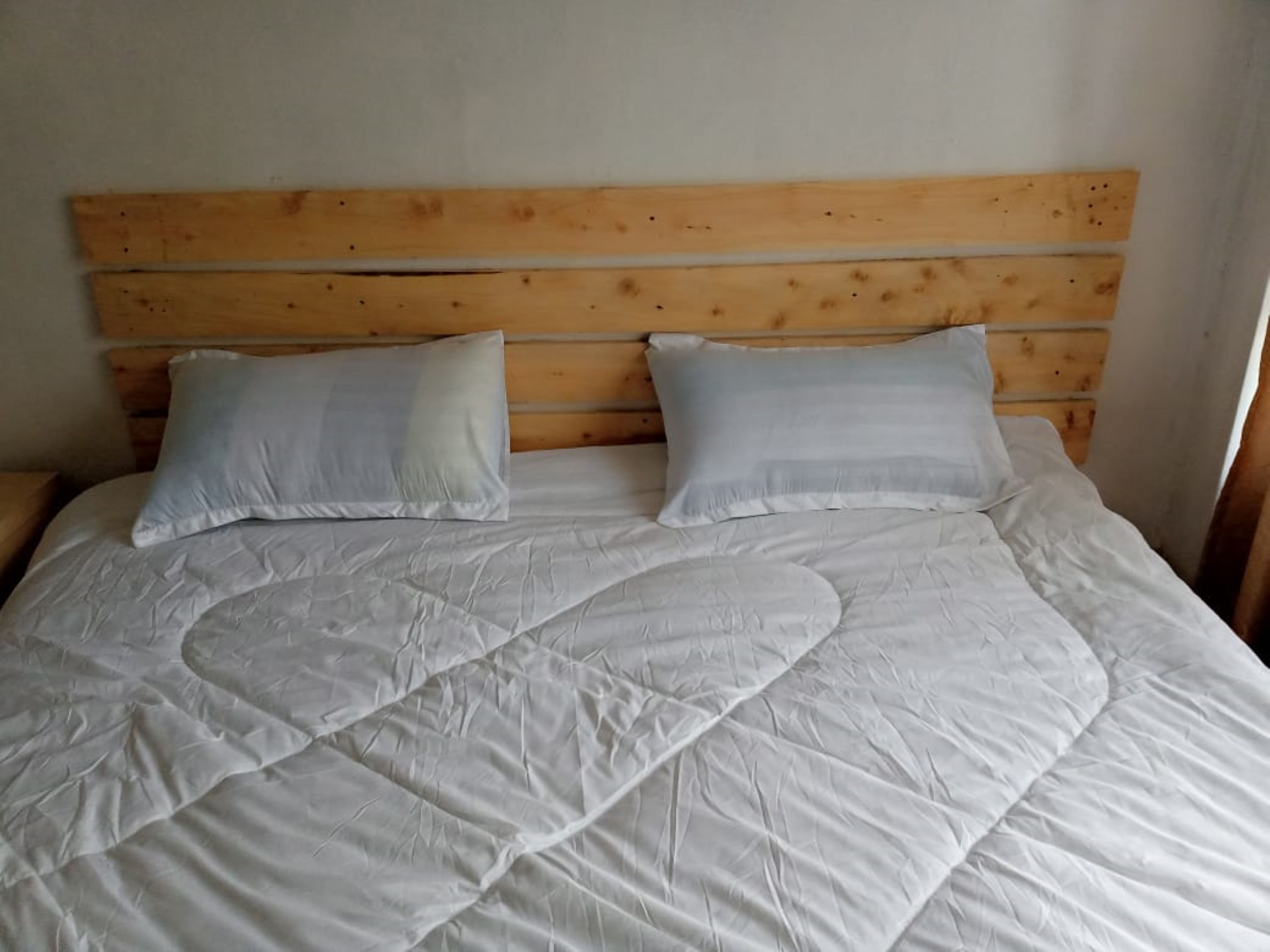 Double Room | Desk, free WiFi, bed sheets