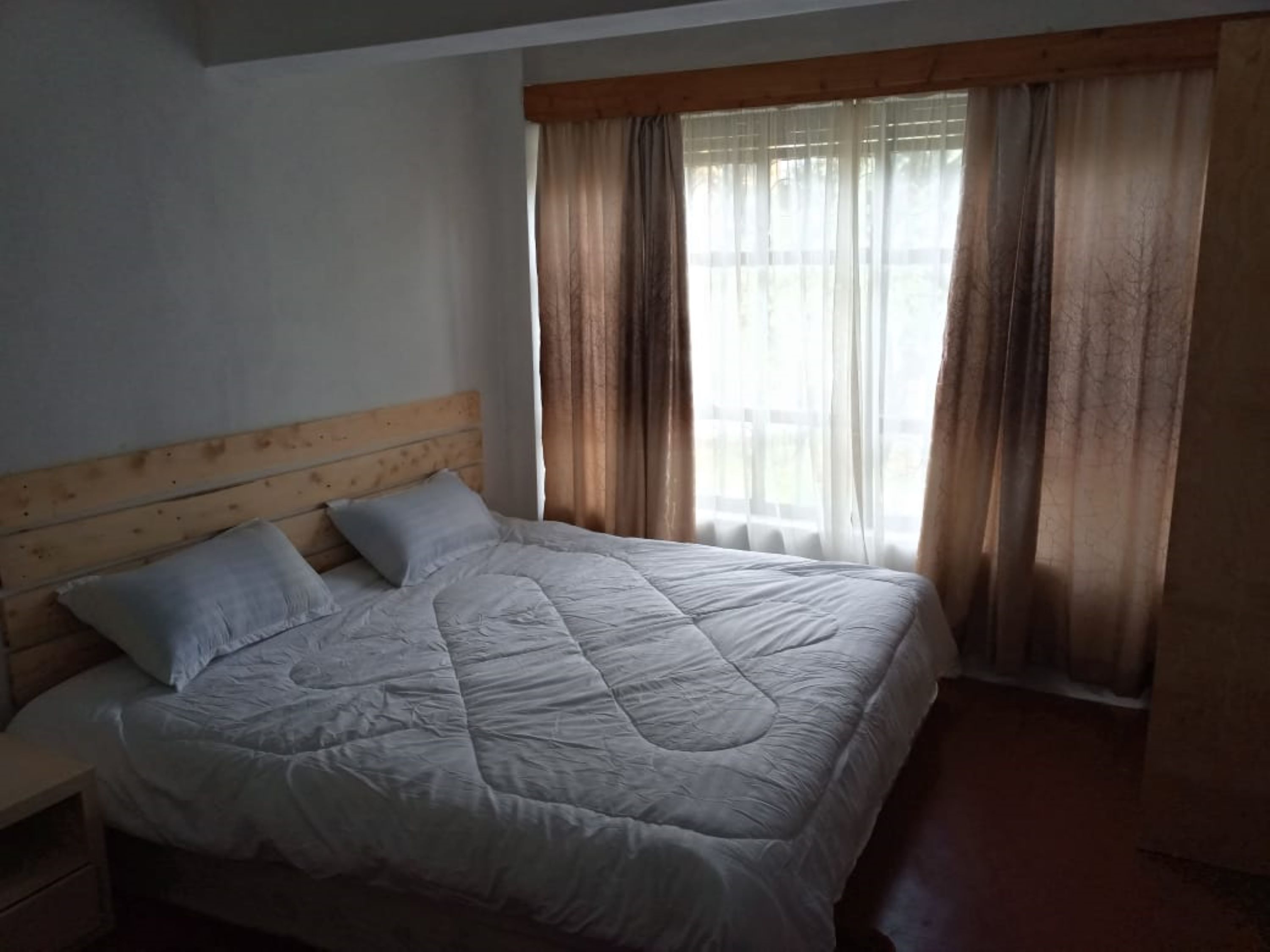 Double Room | Desk, free WiFi, bed sheets