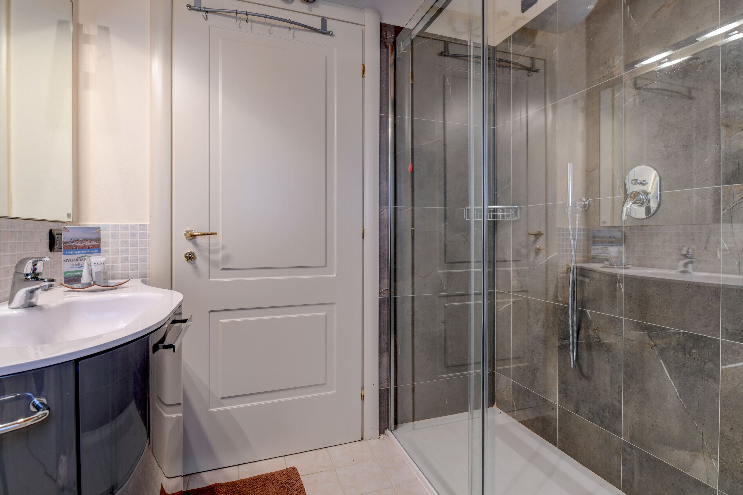 Shower, towels
