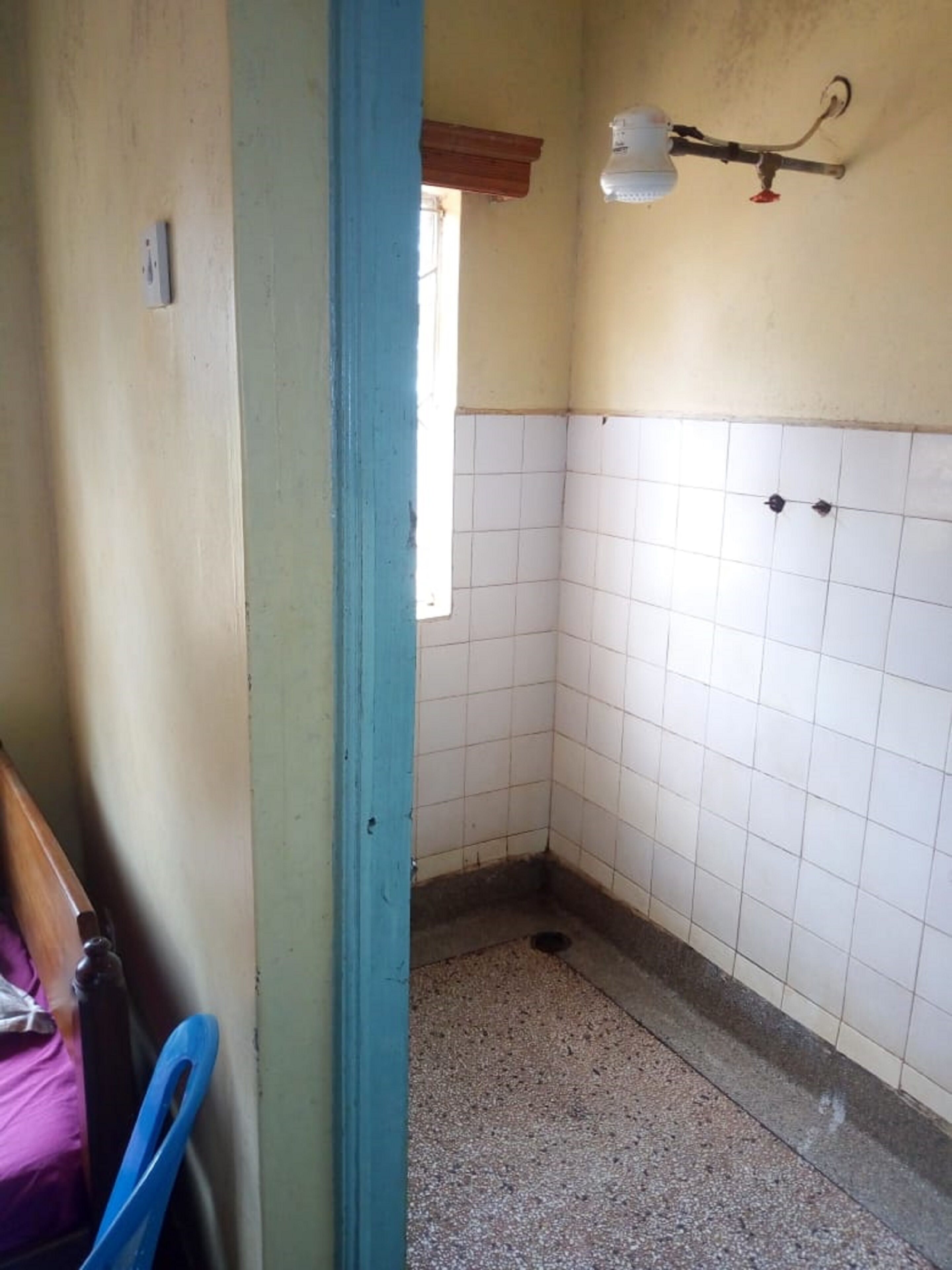 Twin Room | Bathroom shower