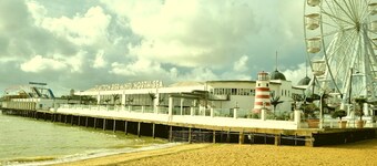 OYO Pier Hotel