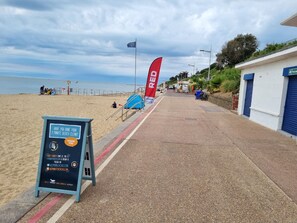 On the beach - OYO Pier Hotel (Clacton-on-Sea)
