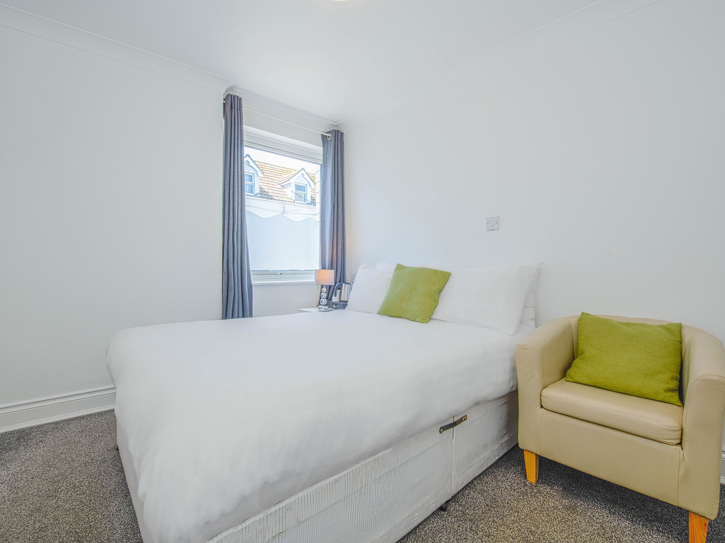 Deluxe Double Room | Iron/ironing board, free WiFi, bed sheets