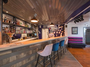 Bar (in der Unterkunft)