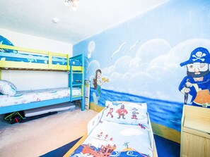 Chambre Triple Standard | Fer et planche Ă repasser, Wi-Fi gratuit, draps fournis
