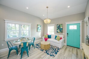 Cottage, Multiple Beds, Private Pool | Dining