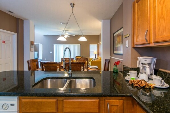 House, Multiple Beds, Private Pool, Pool View | Private kitchen