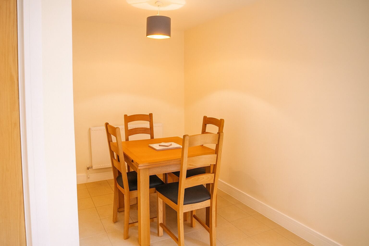 Makan di kamar