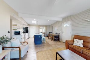 Smart-TV, Videospiele, DVD-Player, Tischtennisplatte