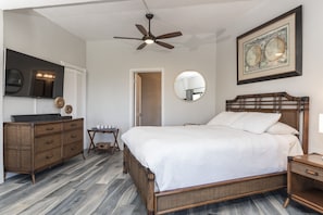 1 dormitorio, escritorio, tabla de planchar con plancha y wifi