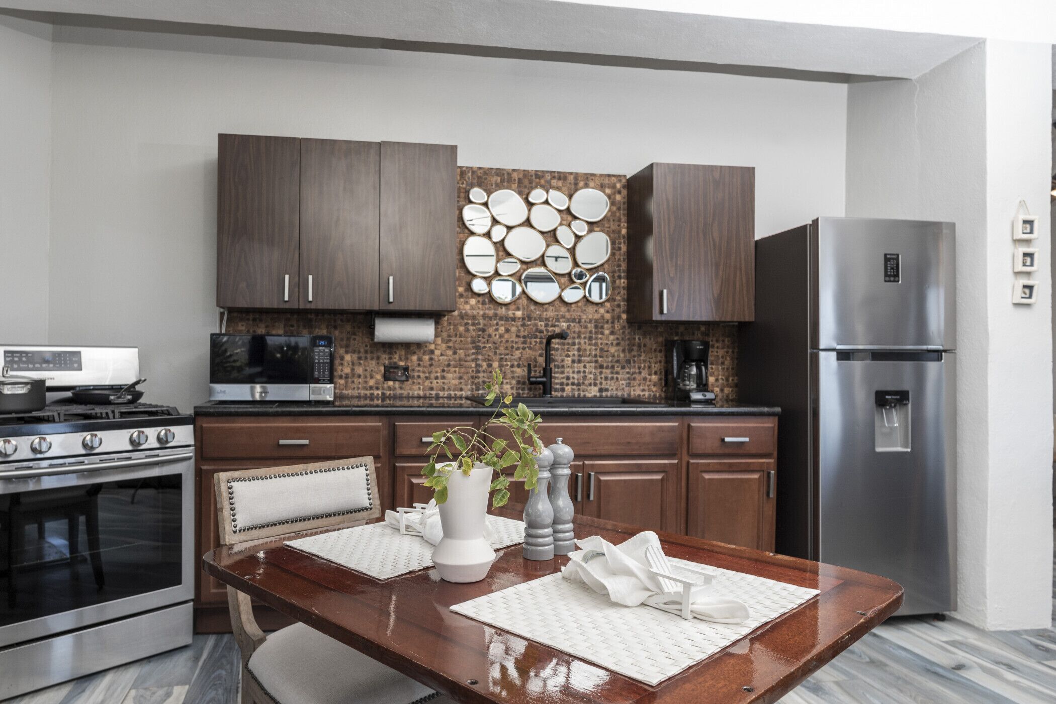 Fridge, microwave, oven, stovetop